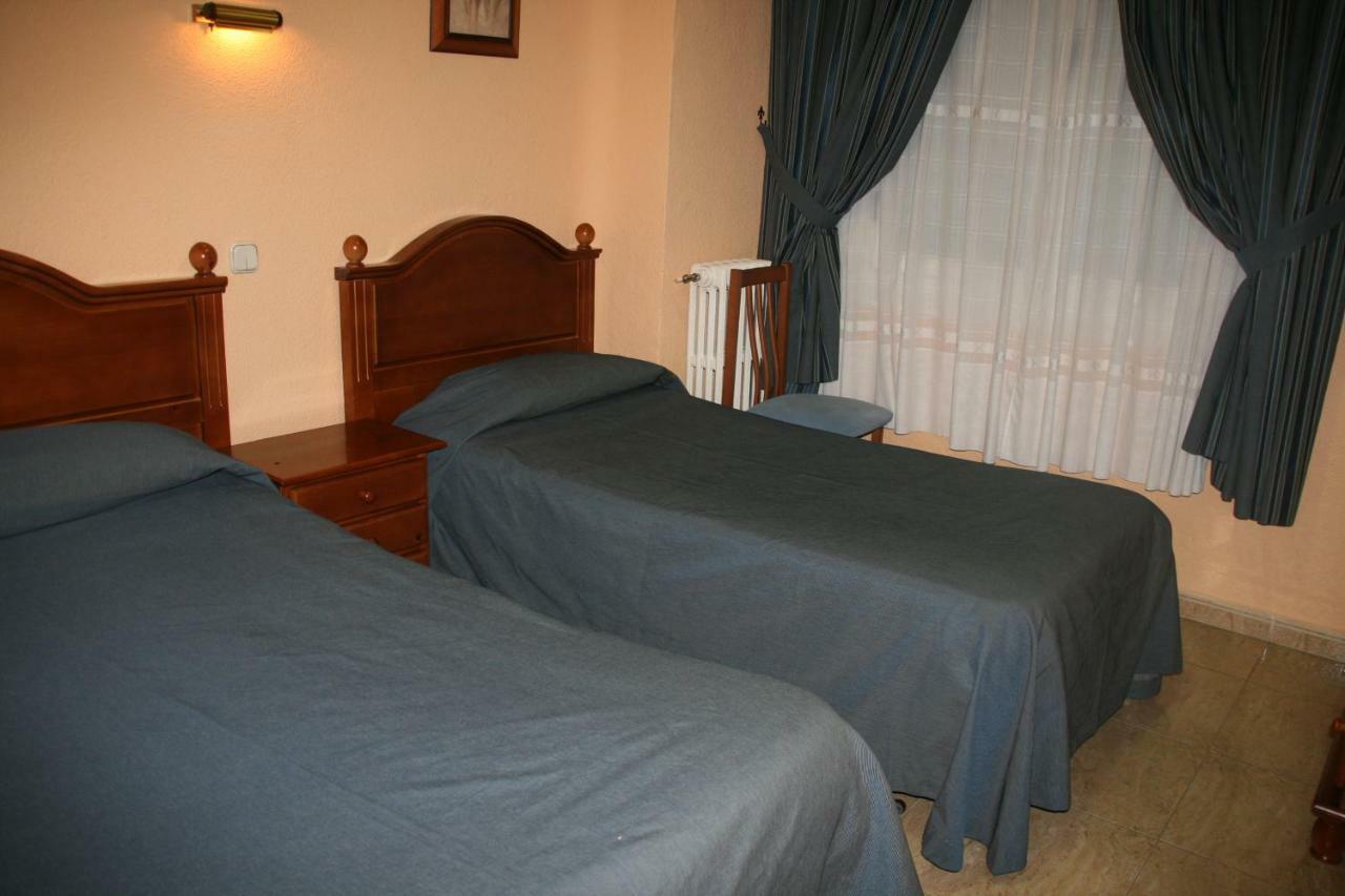 Hostal Playa 2 Madrid Dış mekan fotoğraf