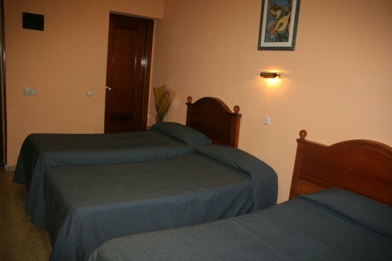 Hostal Playa 2 Madrid Dış mekan fotoğraf